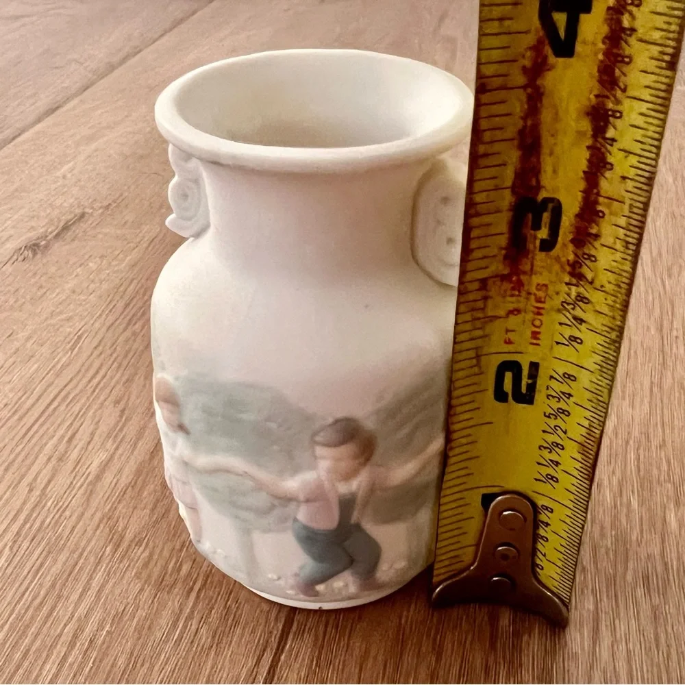 1984 LLADRO 5260 Children Playing Small Matte Bisque‎ Vases By Jose Roig RETIRED